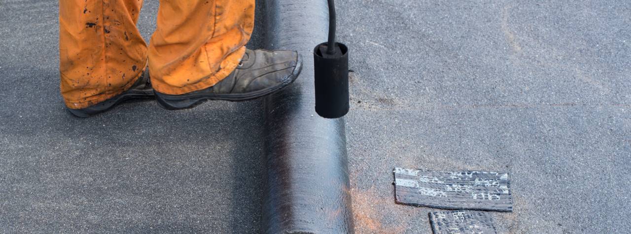 Travaux de pose de membrane TPO par les couvreurs de Couverture A9